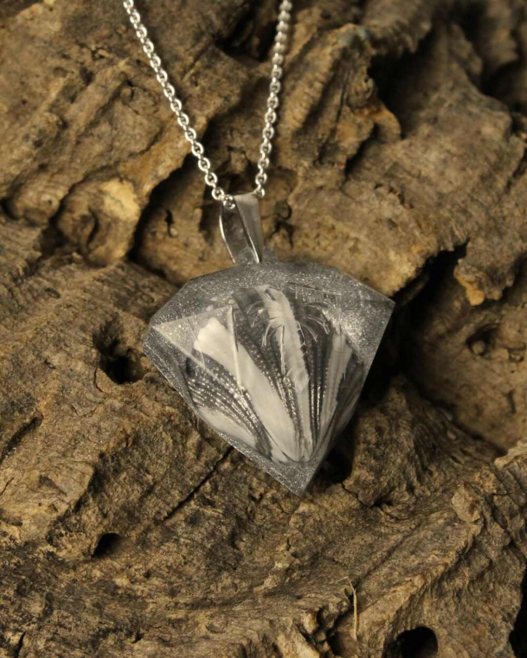 Silver Pirave Diamond - Striped Shell