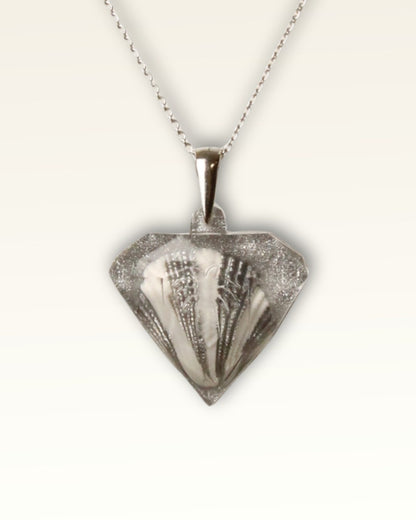 Silver Pirave Diamond - Striped Shell